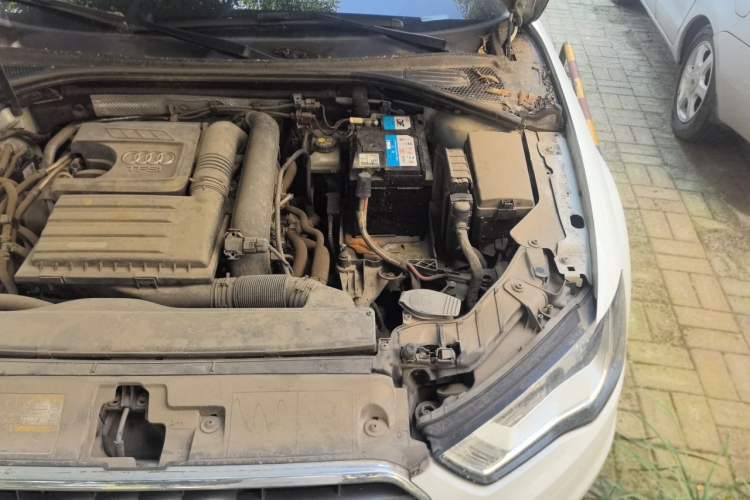 Used Audi A3 2016 Limousine 35 TFSI Ambition Edition Engine Bay Left
