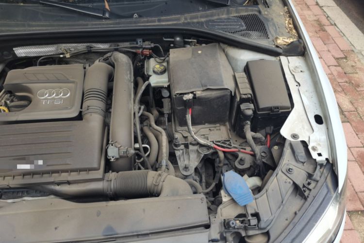 Used Audi A3 2016 Limousine 35 TFSI Ambition Edition Engine Bay Left