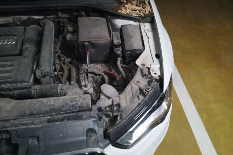 Used Audi A3 2016 Limousine 35 TFSI Style Edition Engine Bay Left
