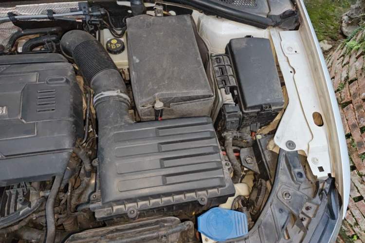 Used Audi A3 2016 Limousine 40 TFSI Style Edition Engine Bay Left
