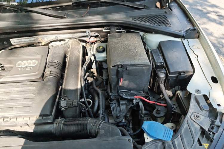Used Audi A3 2016 Limousine 35 TFSI Style Edition Engine Bay Left