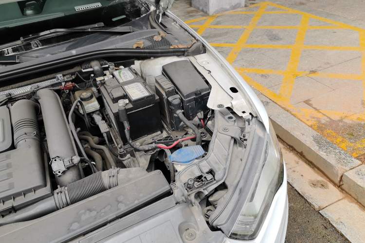 Used Audi A3 2016 Limousine 35 TFSI Ambition Edition Engine Bay Left