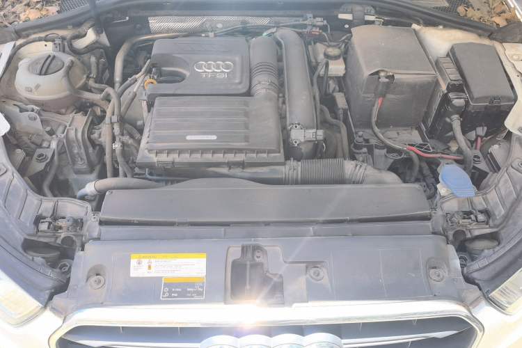 Used Audi A3 2016 Limousine 35 TFSI Ambition Edition Engine Bay