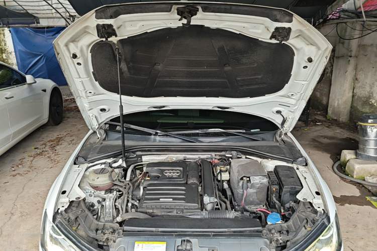 Used Audi A3 2016 Limousine 35 TFSI Prestige Edition Engine Bay