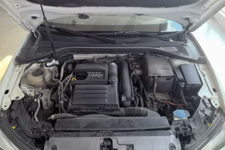 Used Audi A3 2016 Limousine 35 TFSI Style Edition Engine Bay
