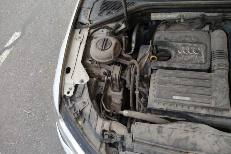 Used Audi A3 2016 Limousine 35 TFSI Style Edition Engine Bay Right