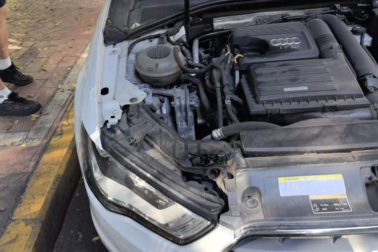 Used Audi A3 2016 Limousine 35 TFSI Ambition Edition Engine Bay Right