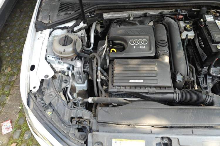 Used Audi A3 2016 Limousine 35 TFSI Prestige Edition Engine Bay Right