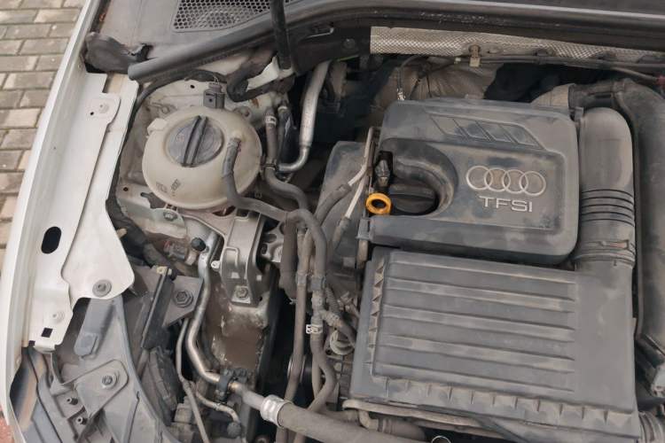 Used Audi A3 2016 Limousine 35 TFSI Prestige Edition Engine Bay Right