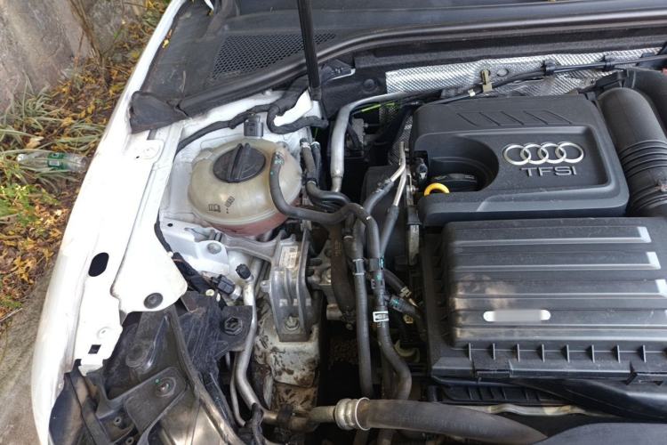 Used Audi A3 2016 Limousine 35 TFSI Style Edition Engine Bay Right