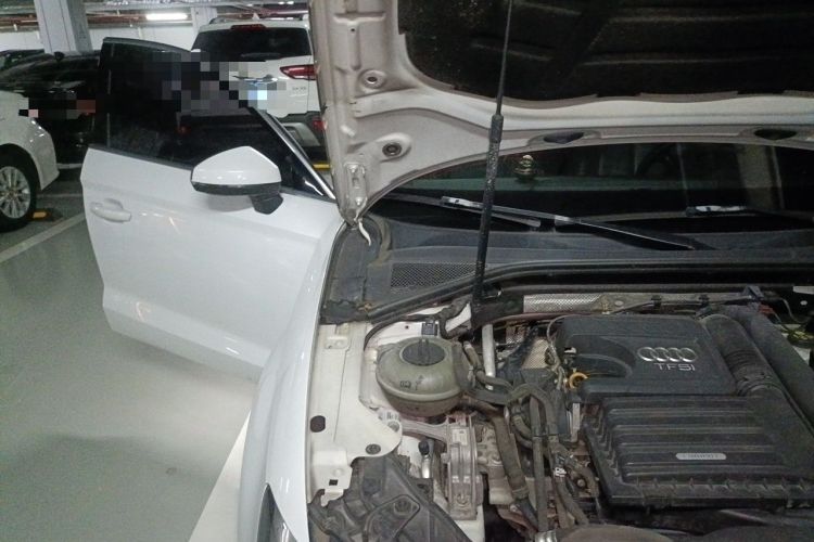 Used Audi A3 2016 Limousine 35 TFSI Style Edition Engine Bay Right