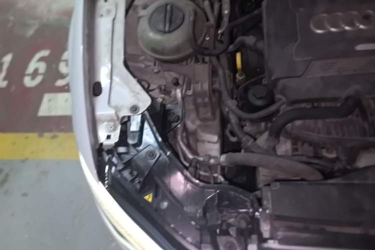 Used Audi A3 2016 Limousine 40 TFSI Style Edition Engine Bay Right