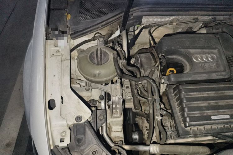 Used Audi A3 2016 Limousine 35 TFSI Style Edition Engine Bay Right