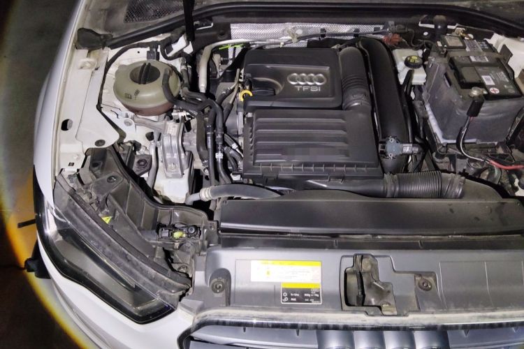 Used Audi A3 2016 Limousine 35 TFSI Prestige Edition Engine Bay Right