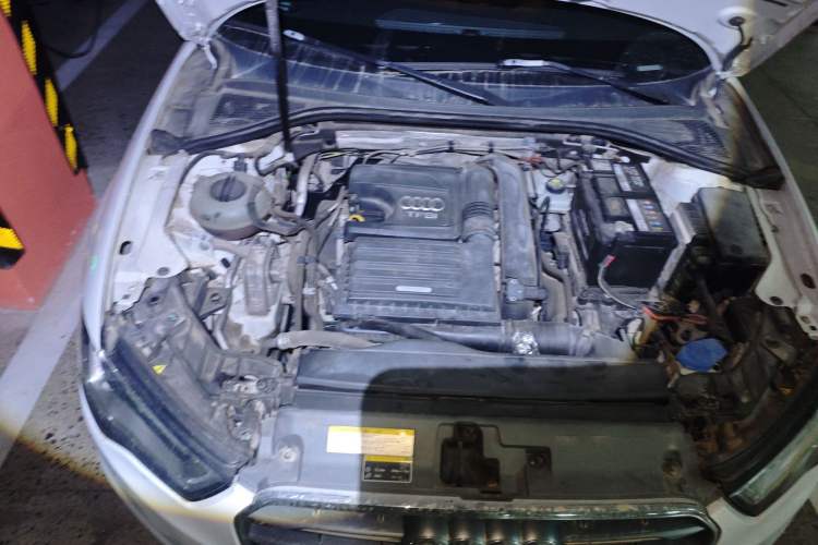 Used Audi A3 2016 Limousine 35 TFSI Prestige Edition Engine Bay Right