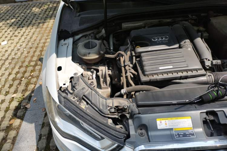 Used Audi A3 2016 Limousine 35 TFSI Prestige Edition Engine Bay Right