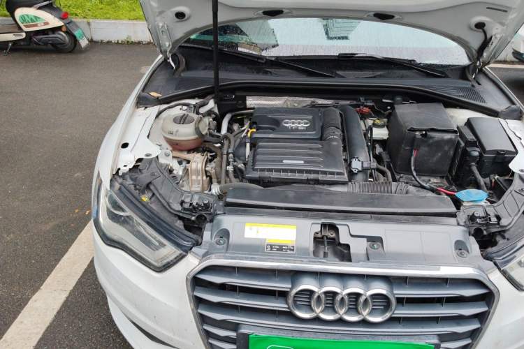 Used Audi A3 2016 Limousine 35 TFSI Prestige Edition Engine Bay Right