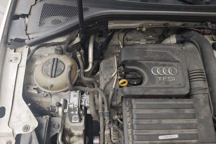 Used Audi A3 2016 Limousine 35 TFSI Style Edition Engine Bay Right
