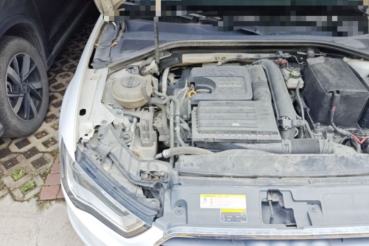 Used Audi A3 2016 Limousine 35 TFSI Style Edition Engine Bay Right