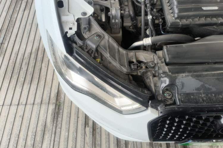 Used Audi A3 2016 Limousine 35 TFSI Prestige Edition Engine Bay Right