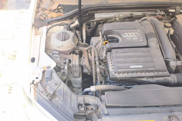 Used Audi A3 2016 Limousine 35 TFSI Ambition Edition Engine Bay Right