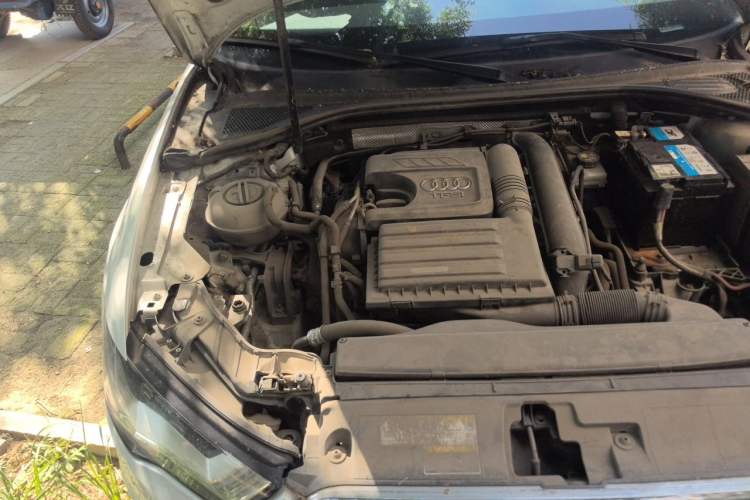 Used Audi A3 2016 Limousine 35 TFSI Ambition Edition Engine Bay Right
