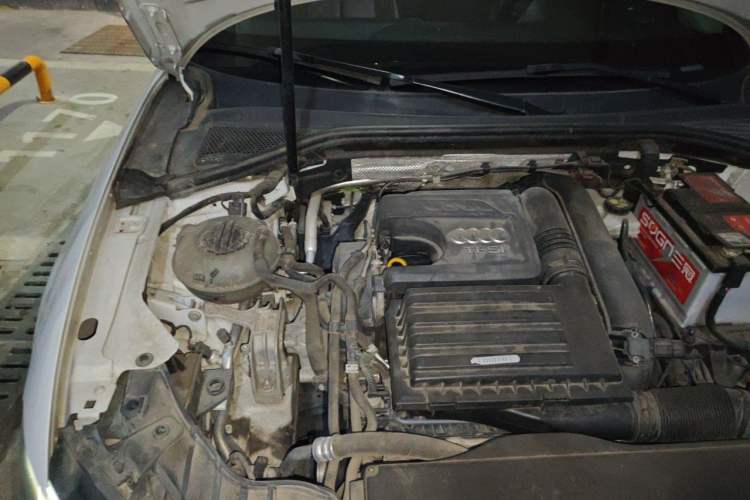 Used Audi A3 2016 Limousine 35 TFSI Style Edition Engine Bay Right