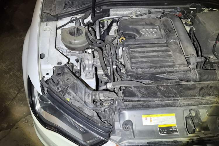 Used Audi A3 2016 Limousine 35 TFSI Prestige Edition Engine Bay Right