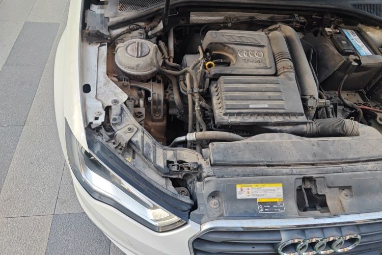 Used Audi A3 2016 Limousine 35 TFSI Style Edition Engine Bay Right