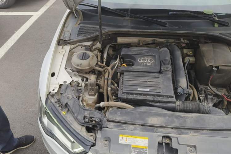 Used Audi A3 2016 Limousine 35 TFSI Style Edition Engine Bay Right