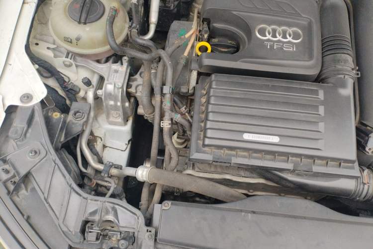 Used Audi A3 2016 Limousine 35 TFSI Ambition Edition Engine Bay Right