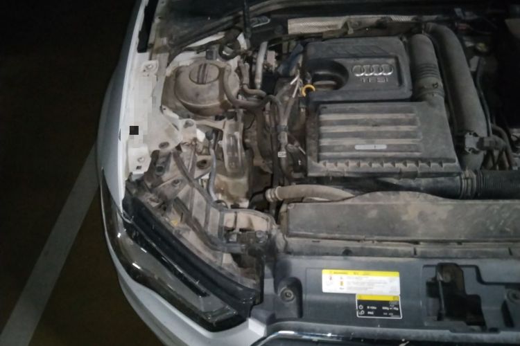 Used Audi A3 2016 Limousine 35 TFSI Style Edition Engine Bay Right