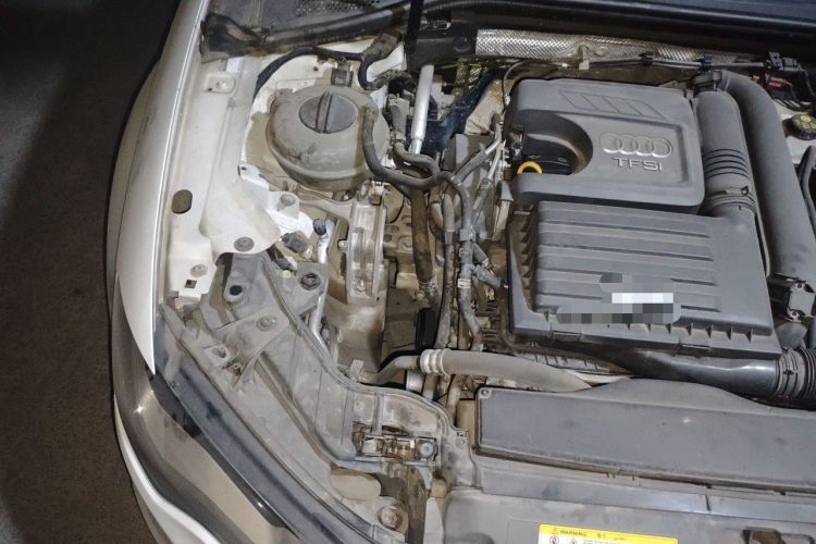 Used Audi A3 2016 Limousine 35 TFSI Ambition Edition Engine Bay Right