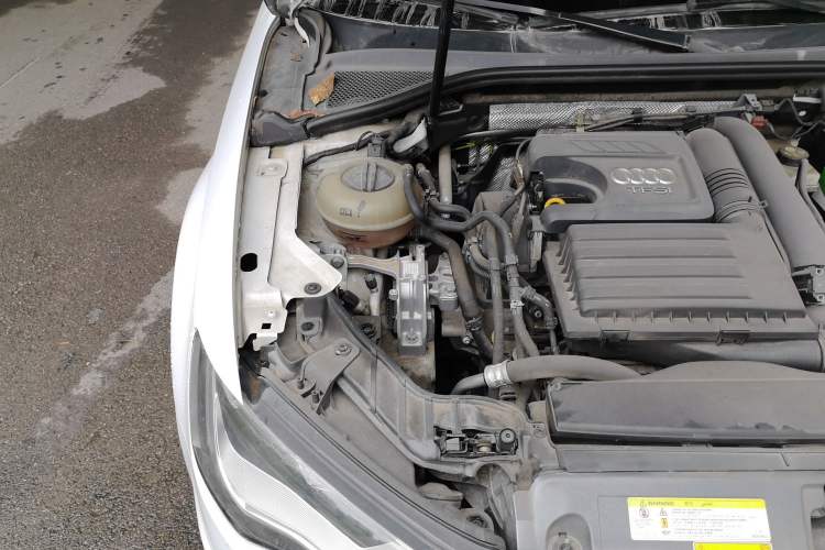 Used Audi A3 2016 Limousine 35 TFSI Ambition Edition Engine Bay Right