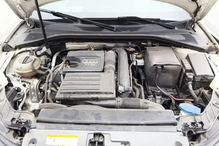 Used Audi A3 2016 Limousine 35 TFSI Style Edition Engine Bay