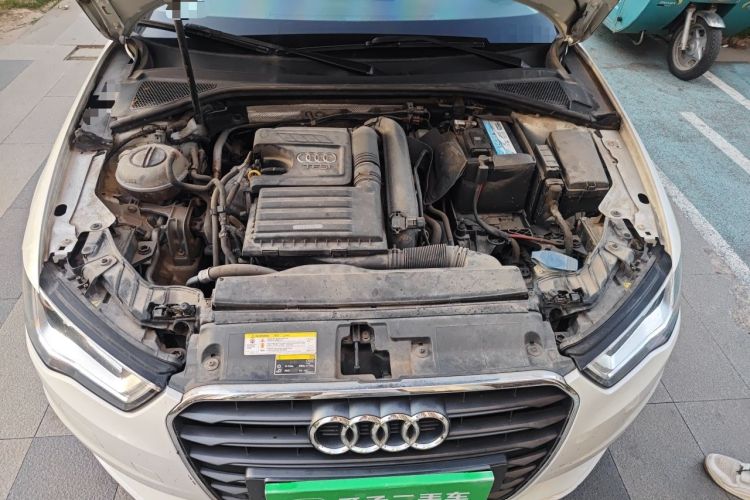 Used Audi A3 2016 Limousine 35 TFSI Style Edition Engine Bay