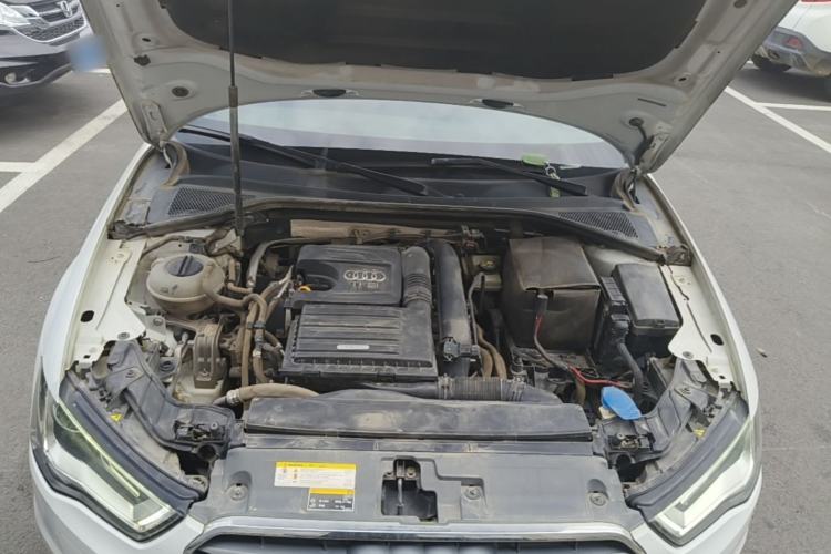 Used Audi A3 2016 Limousine 35 TFSI Style Edition Engine Bay