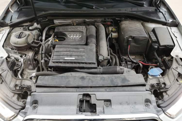 Used Audi A3 2016 Limousine 35 TFSI Style Edition Engine Bay