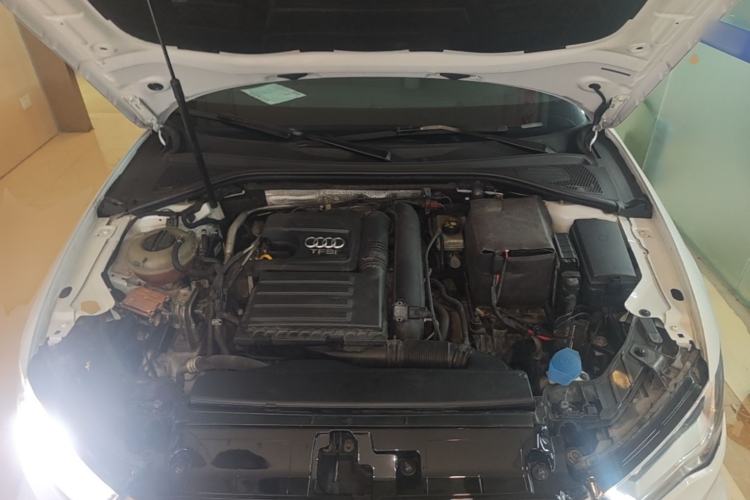 Used Audi A3 2016 Limousine 35 TFSI Ambition Edition Engine Bay