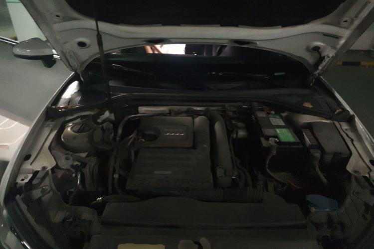 Used Audi A3 2016 Limousine 35 TFSI Style Edition Engine Bay