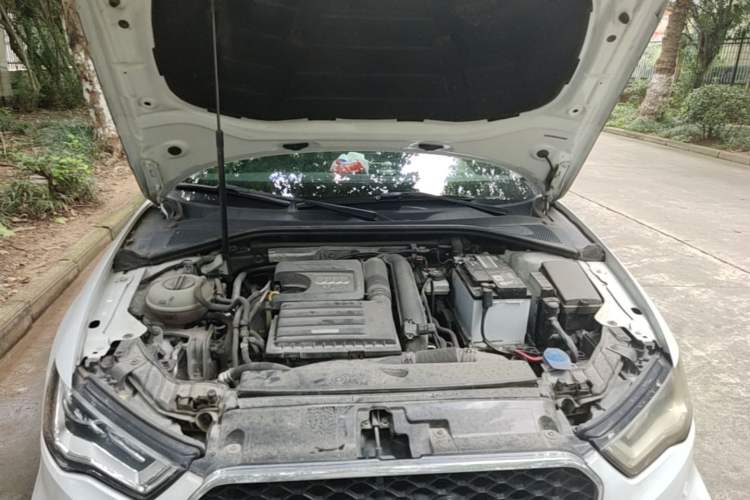 Used Audi A3 2016 Limousine 35 TFSI Ambition Edition Engine Bay