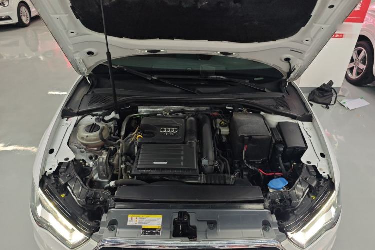 Used Audi A3 2016 Limousine 35 TFSI Style Edition Engine Bay