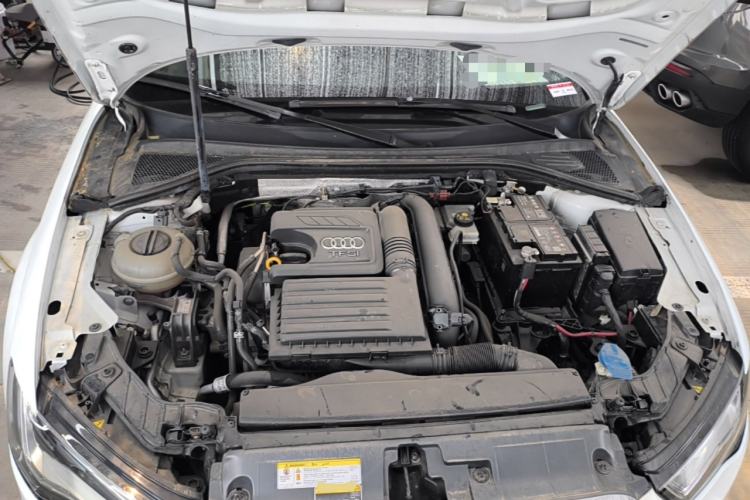 Used Audi A3 2016 Limousine 35 TFSI Style Edition Engine Bay