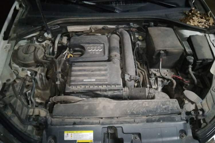Used Audi A3 2016 Limousine 35 TFSI Style Edition Engine Bay