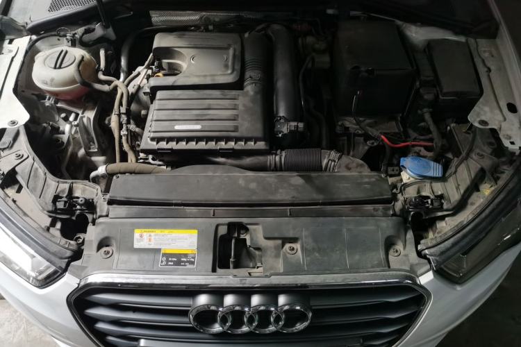 Used Audi A3 2016 Limousine 35 TFSI Style Edition Engine Bay