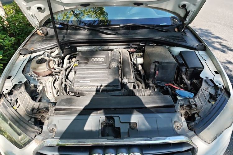 Used Audi A3 2016 Limousine 35 TFSI Style Edition Engine Bay