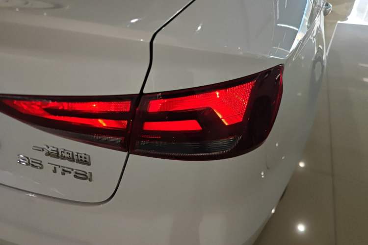 Used Audi A3 2016 Limousine 35 TFSI Ambition Edition Exterior 2