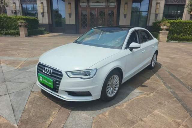 Ojetý Audi A3 2016 Limousine 35 TFSI Prestige Edition
