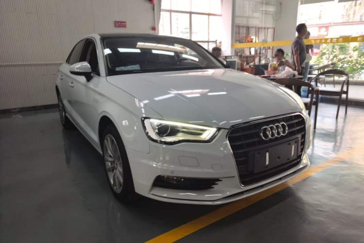 Used Audi A3 2016 Limousine 35 TFSI Style Edition Front Right 45 Deg