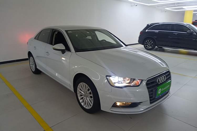 Used Audi A3 2016 Limousine 35 TFSI Ambition Edition Front Right 45 Deg